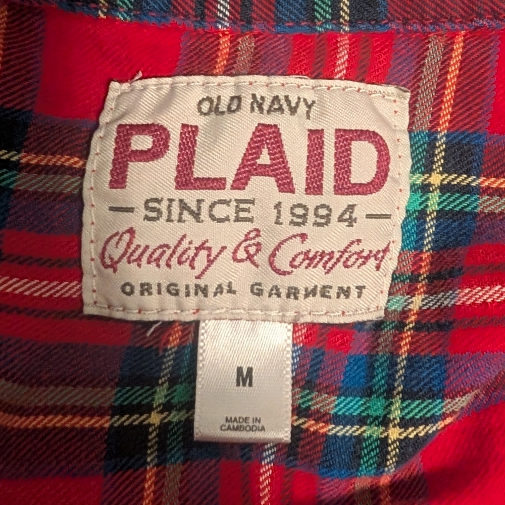 Old Navy Classic Royal Stewart Plaid Flannel Button-Down - Picture 3 of 6